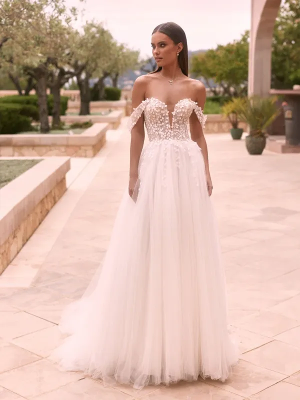 undefined Brautkleid Kollektion