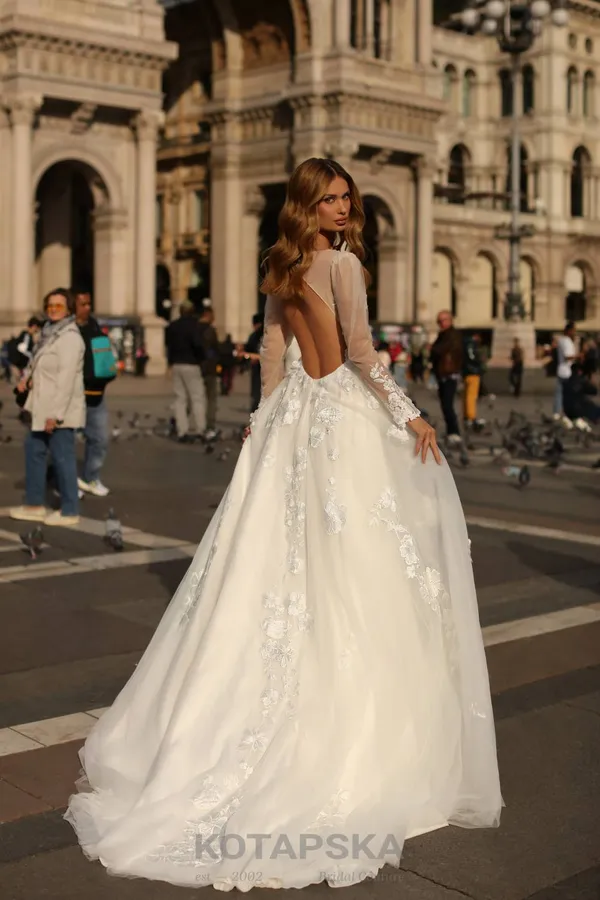 undefined Brautkleid Kollektion