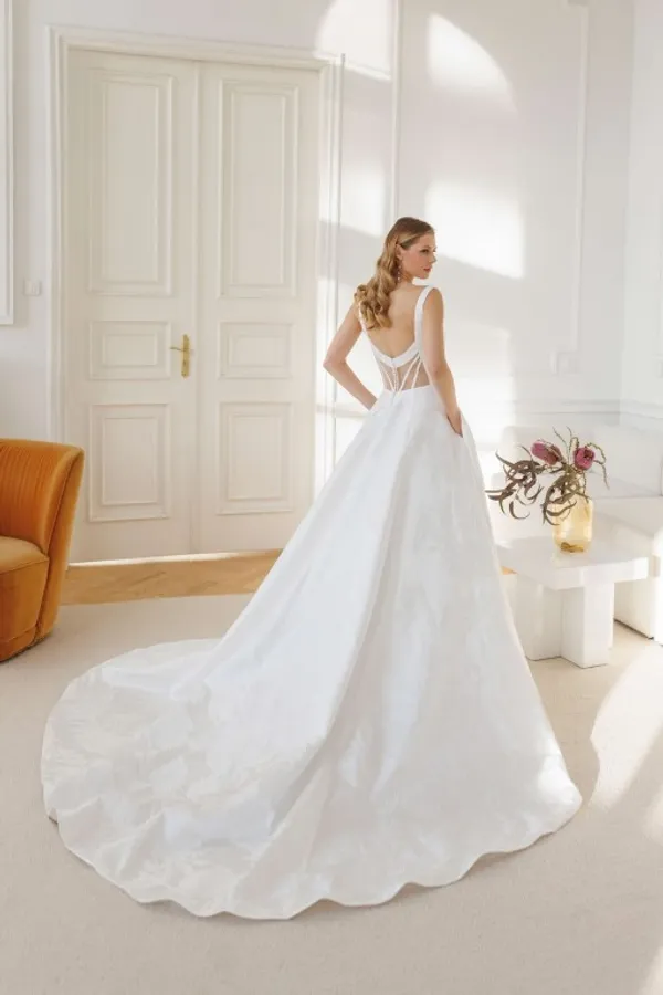 undefined Brautkleid Kollektion