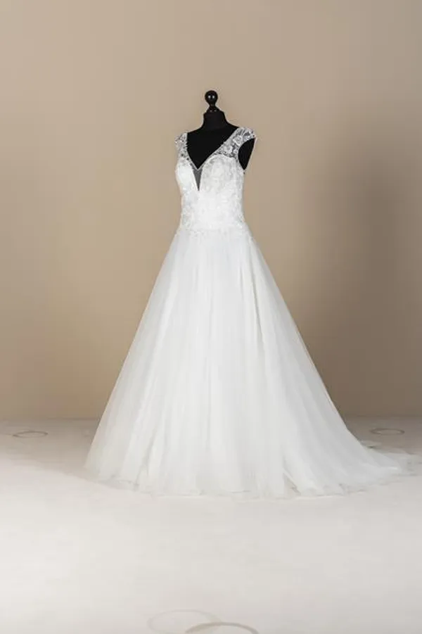 undefined Brautkleid Kollektion