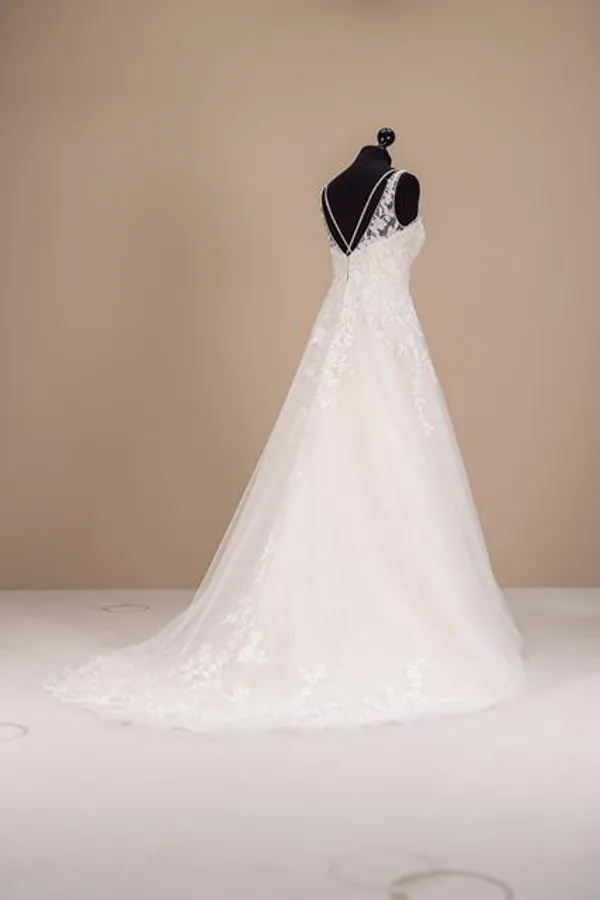 undefined Brautkleid Kollektion