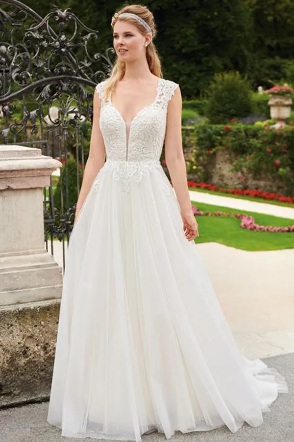 undefined Brautkleid Kollektion