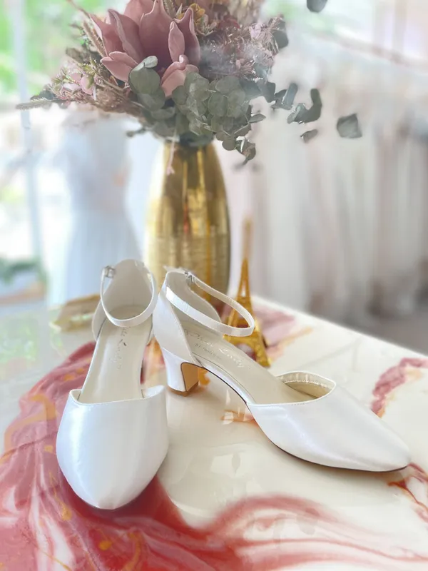 undefined Brautkleid Kollektion