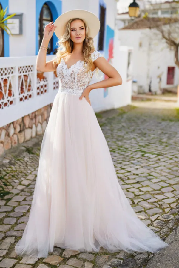 undefined Brautkleid Kollektion