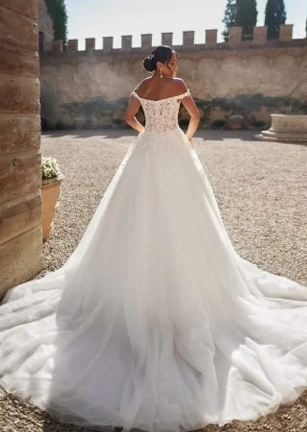 undefined Brautkleid Kollektion